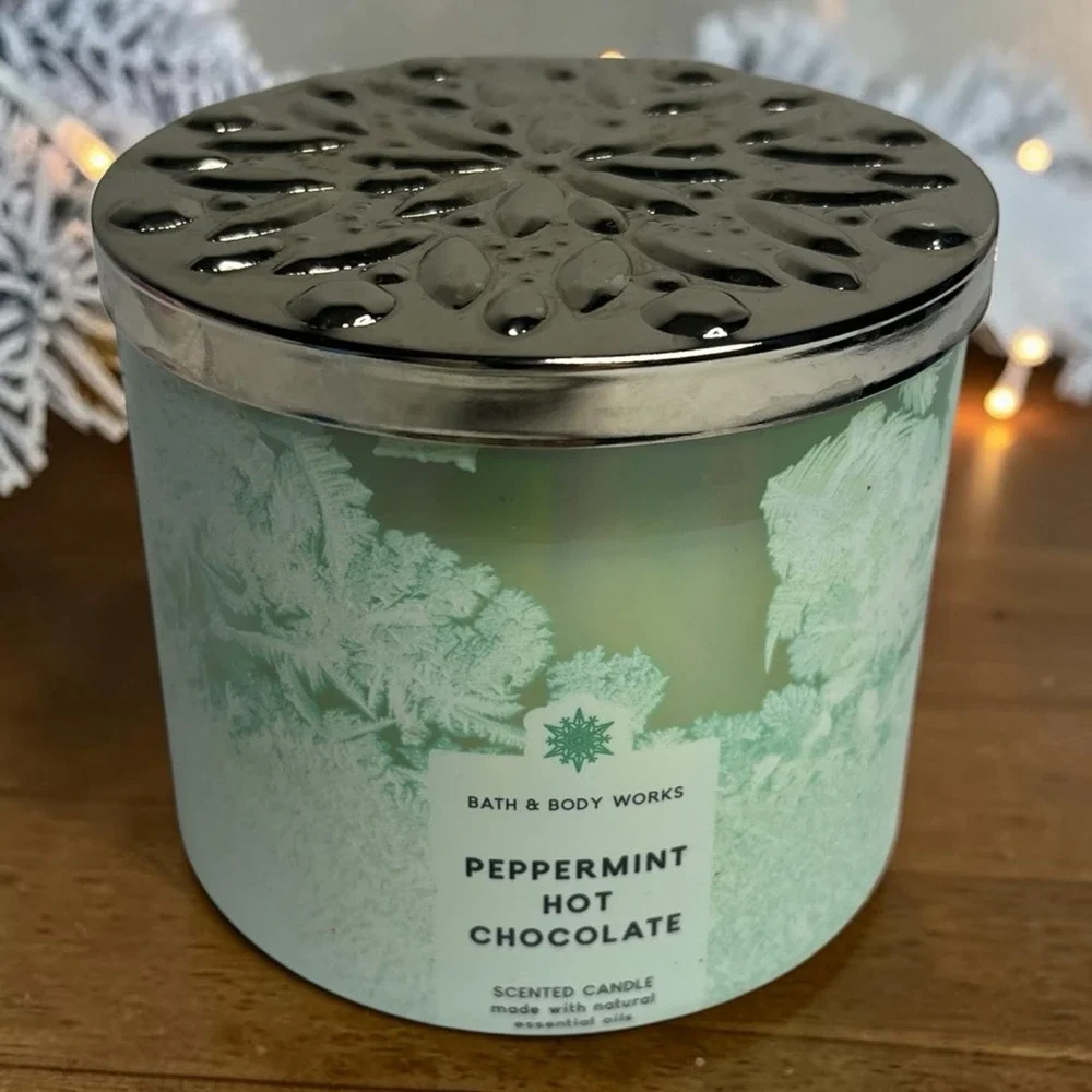 Bath & Body Works Peppermint Hot Chocolate 3 Wick Scented Candle  14.5 oz